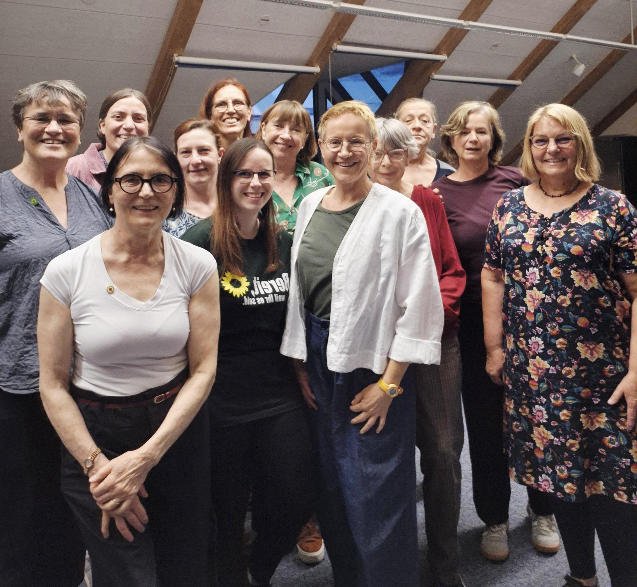 Frauen in die Politik - Gruppenbild mit den ersten Teilnehmerinnen